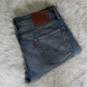 Levi's 33x32 513